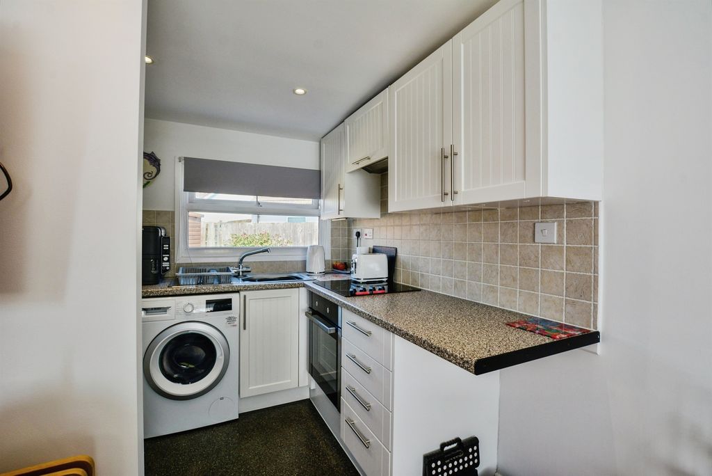 Property photo 3 of 14