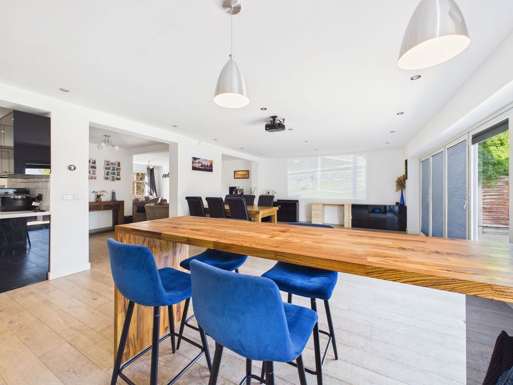Property photo 3 of 25 Open-Plan Living Kitchen