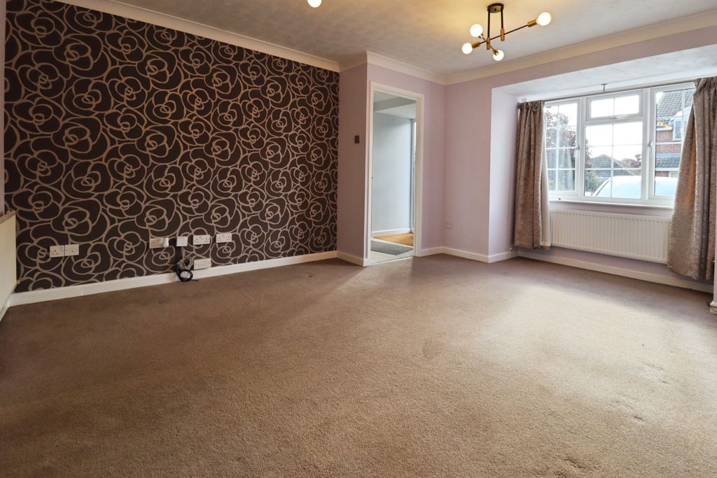Property photo 3 of 15