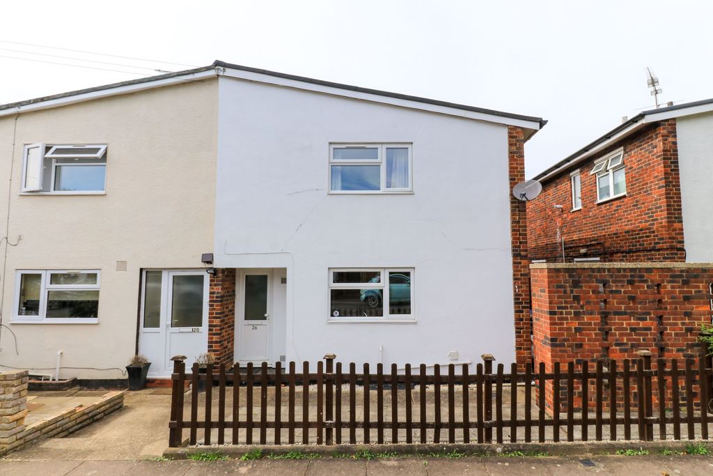 Property photo 1 of 10 26 Fd Frt