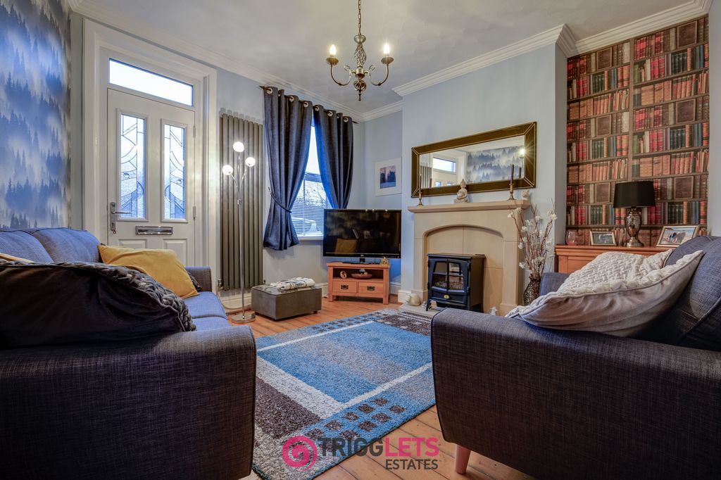 Property photo 2 of 31