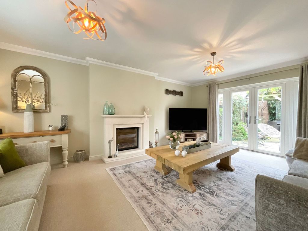 Property photo 2 of 31