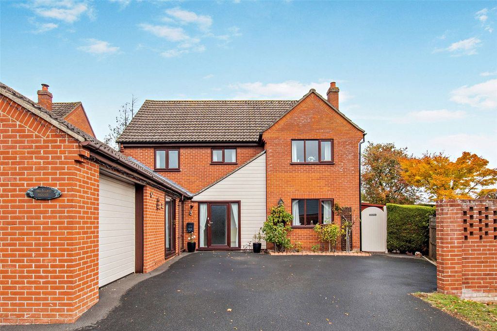 Property photo 1 of 42 Picture No. 10