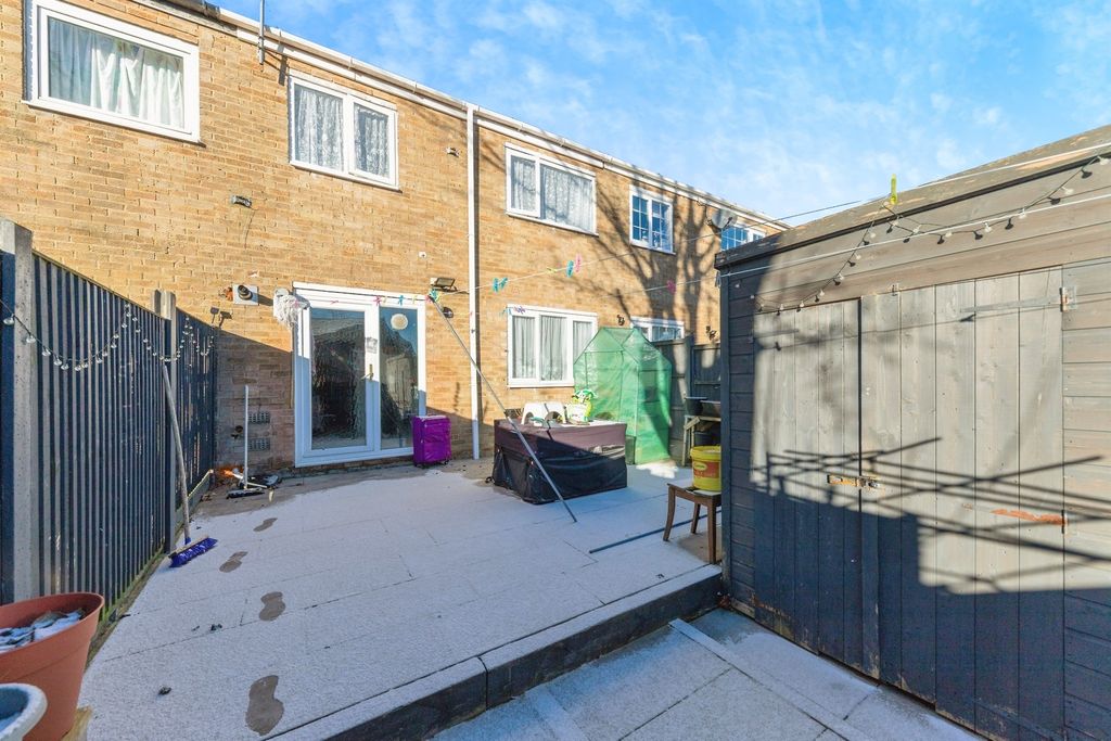 Property photo 3 of 18