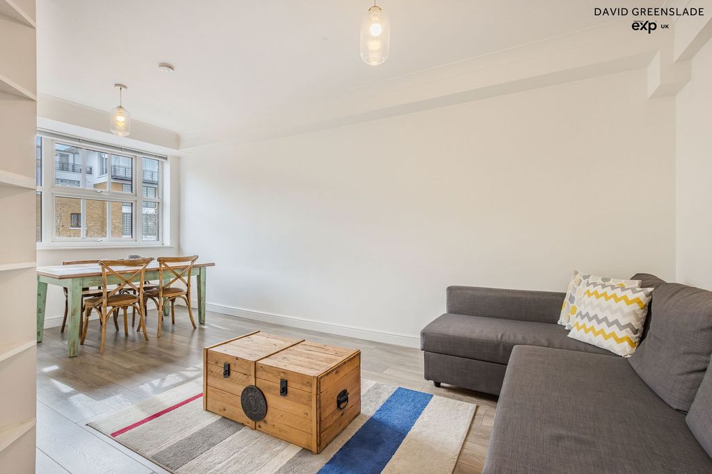 Property photo 2 of 25