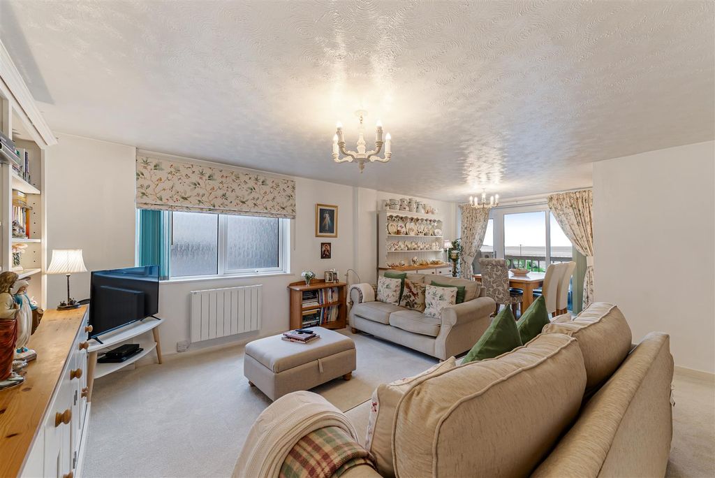 Property photo 3 of 19 Living Room