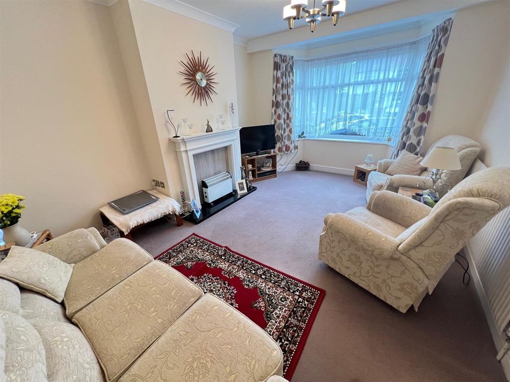 Property photo 3 of 15