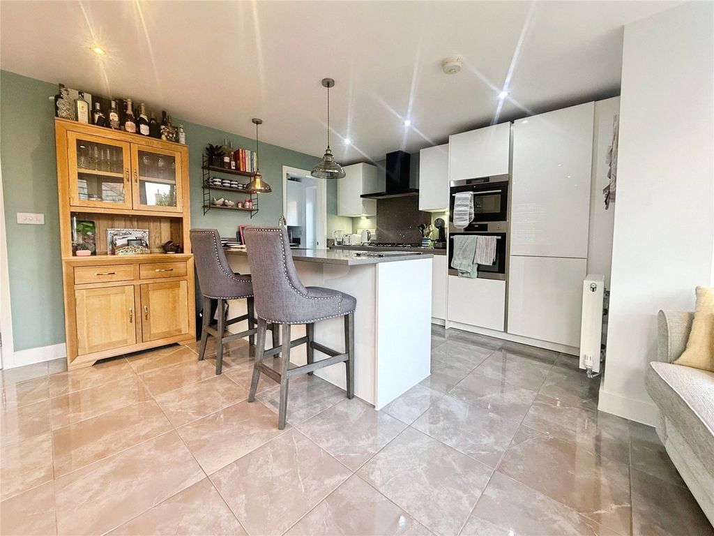 Property photo 3 of 18 Picture 3