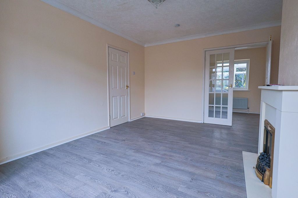 Property photo 3 of 25