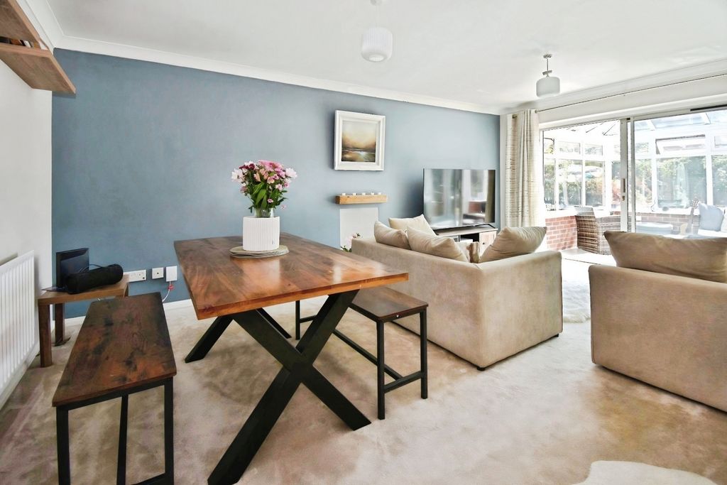 Property photo 2 of 21 Pbox-Img.Jpg
