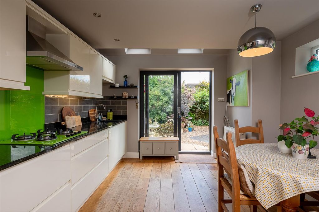 Property photo 2 of 16 Kitchen Diner