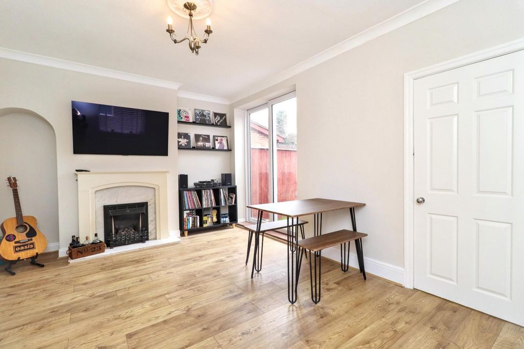 Property photo 3 of 18