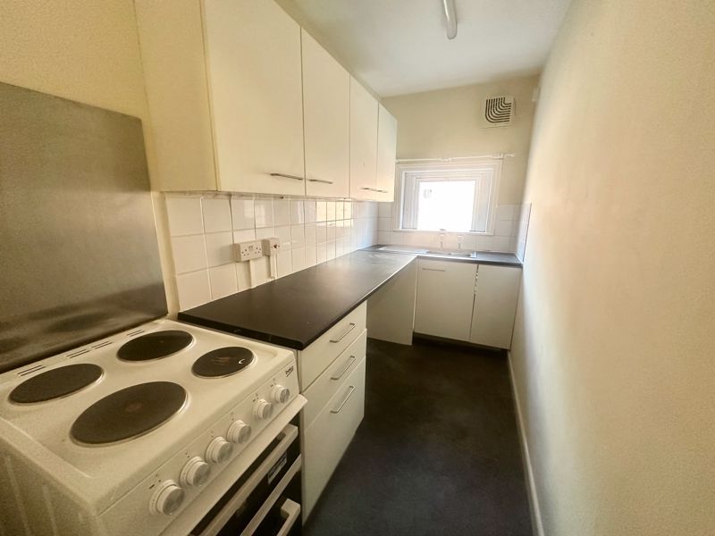 Property photo 3 of 6 Kitchen