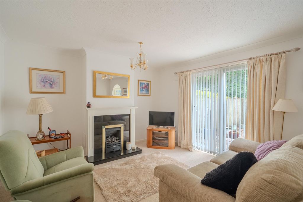 Property photo 2 of 17 48 Glaslyn Court-10.Jpg