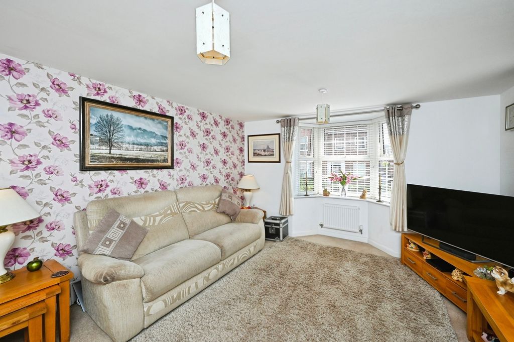 Property photo 2 of 16 Photo
