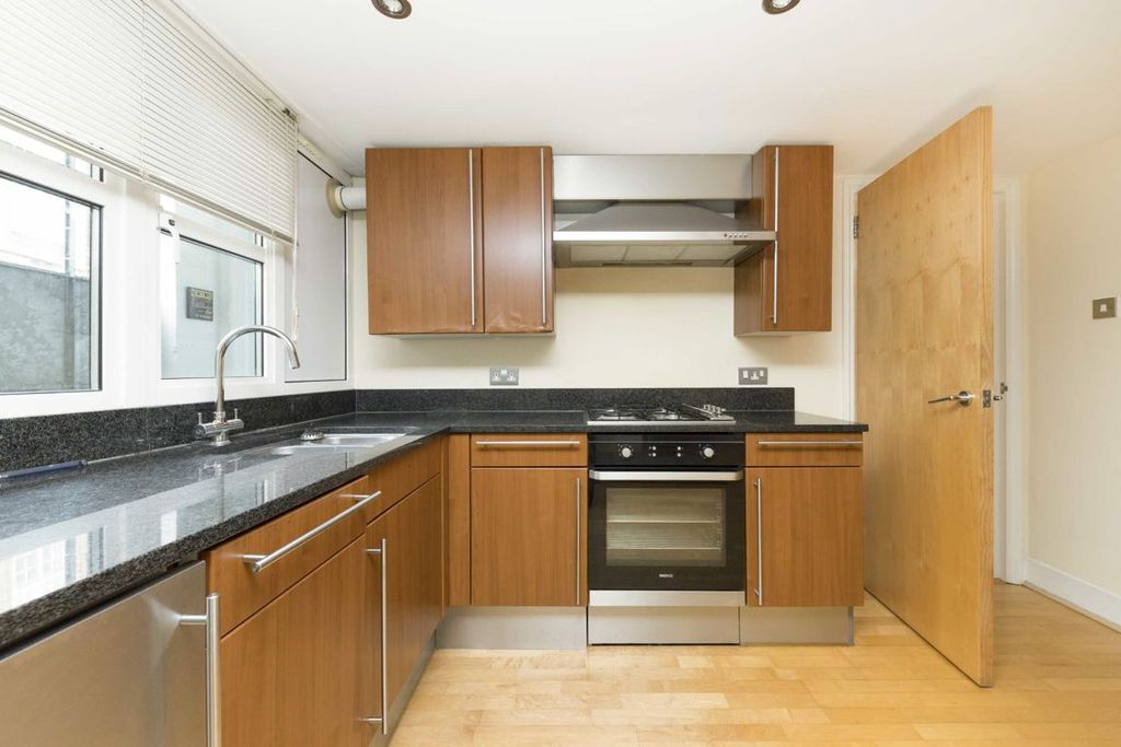 Property photo 3 of 6