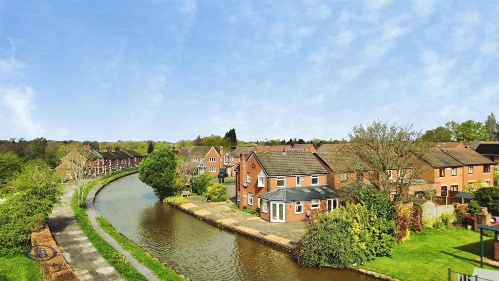 Property photo 1 of 34 User_Edited_Photo-Fe2385c0_User-Edited-77Fee561-92