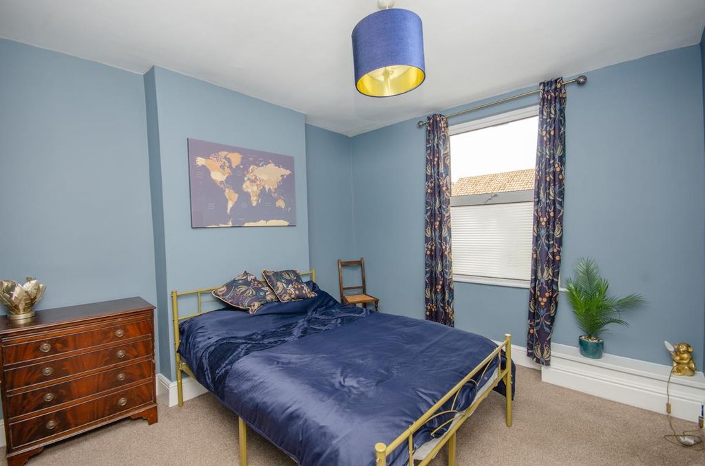 Property photo 3 of 34 Victoria-07.Jpg