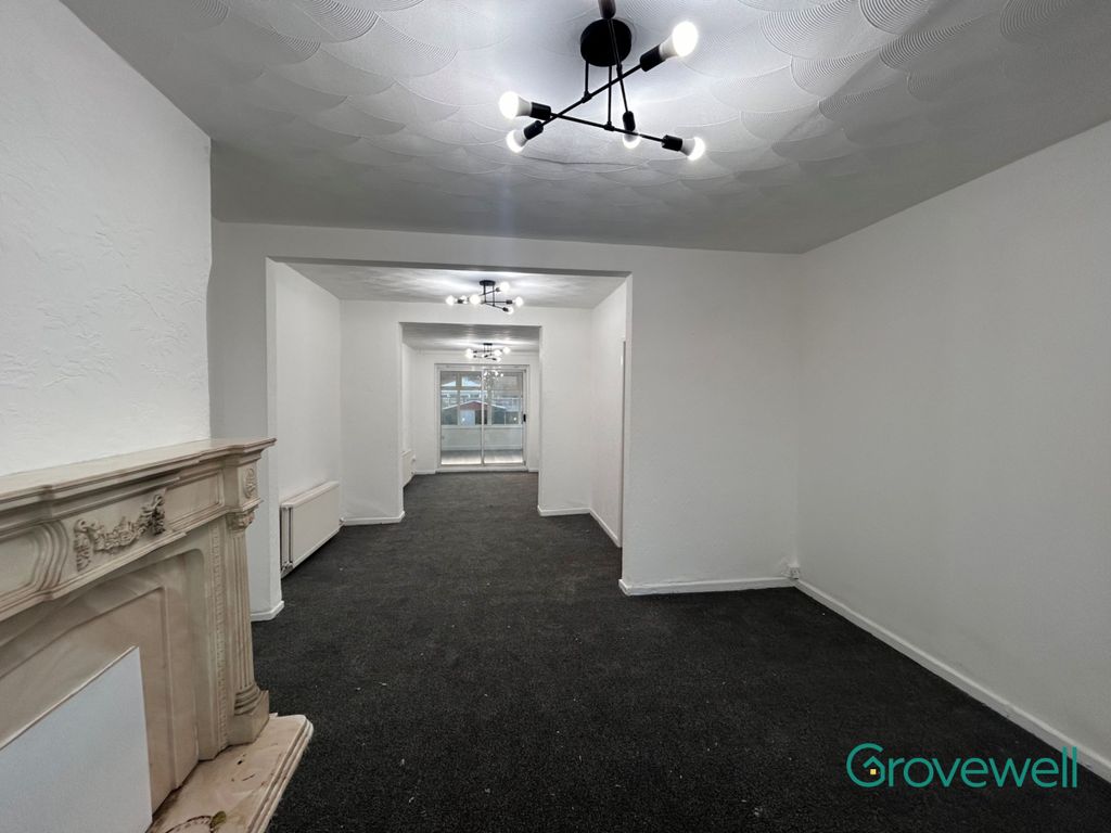 Property photo 2 of 27