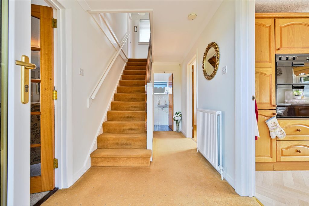 Property photo 2 of 30