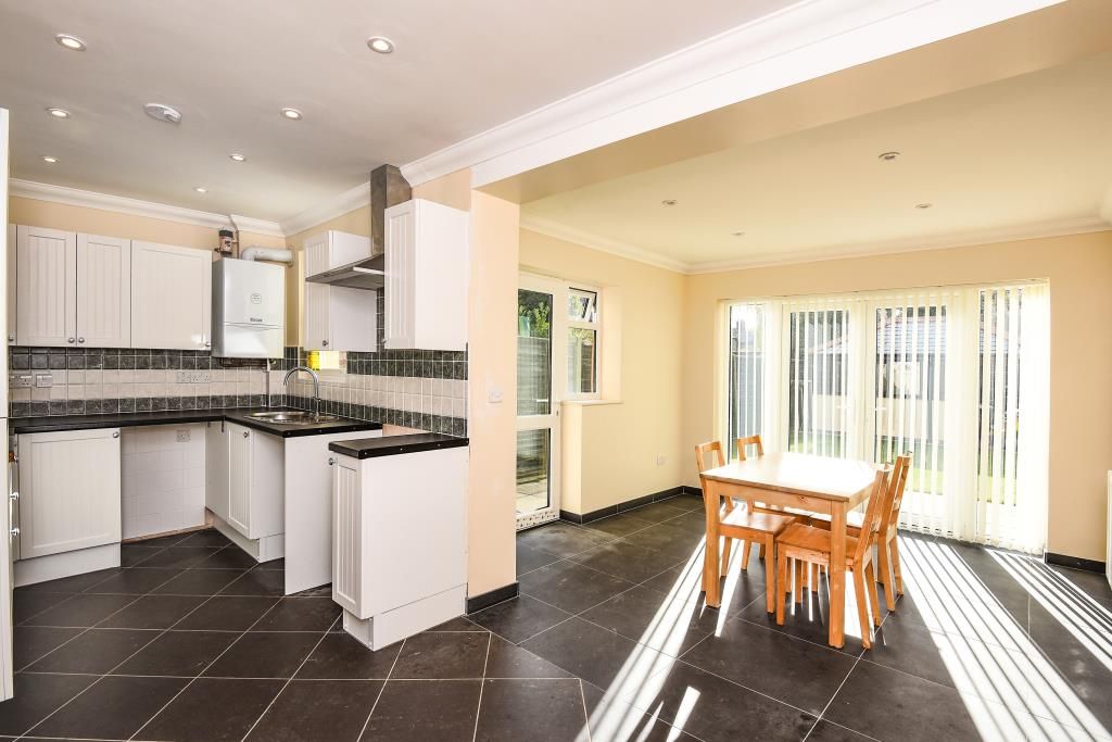 Property photo 2 of 9 Kitchen