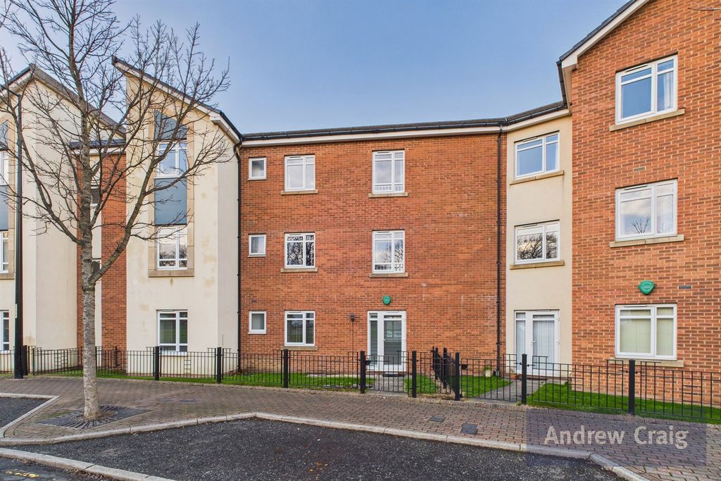 Property photo 1 of 15 (Main)