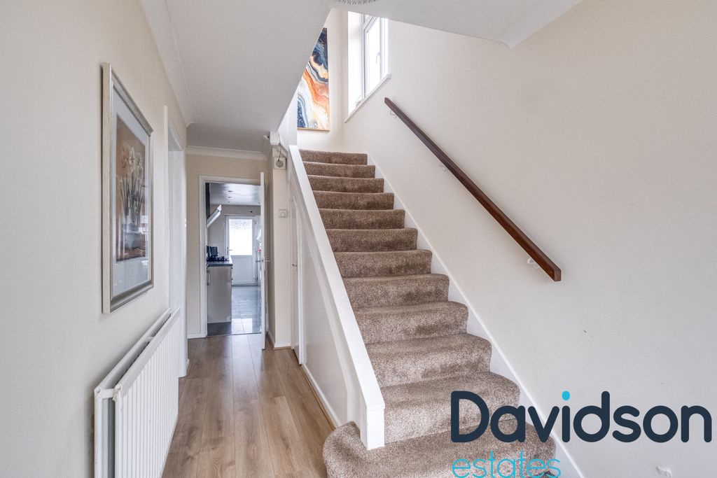 Property photo 2 of 33