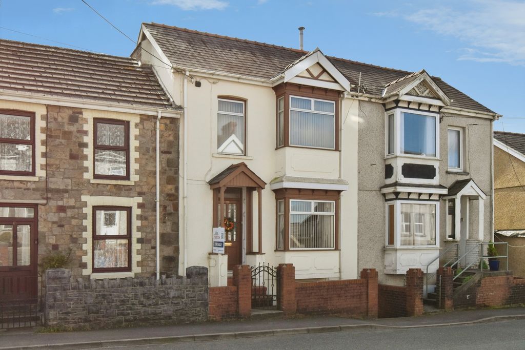 Property photo 1 of 18 Pbox-Img.Jpg