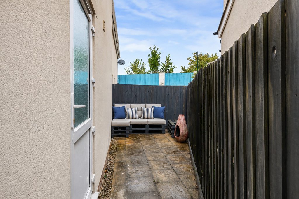Property photo 2 of 20 Court Yard