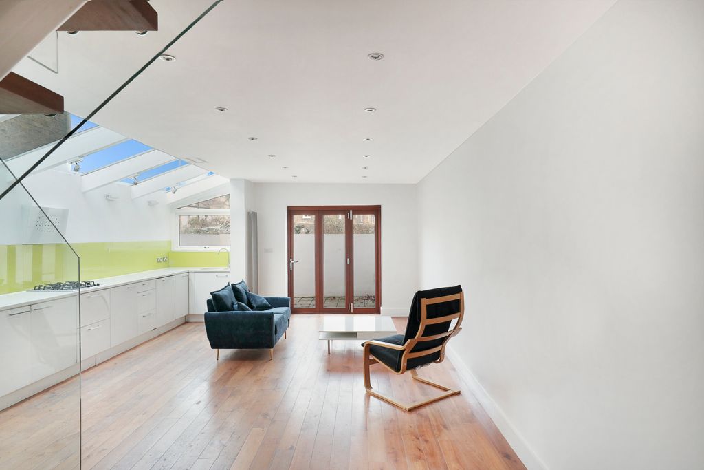 Property photo 1 of 25