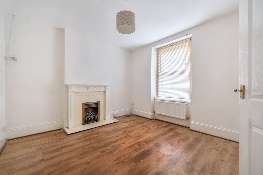 Property photo 2 of 24 Picture No. 04