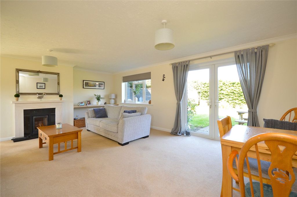 Property photo 2 of 16 Picture No. 13