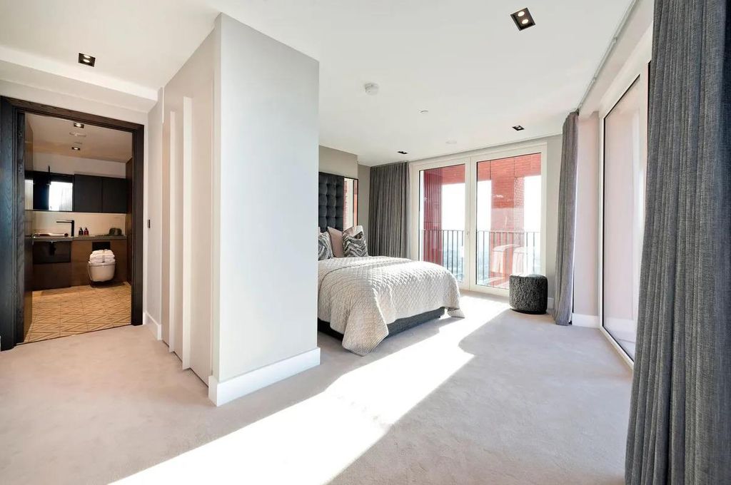 Property photo 3 of 15 173Keybridge3.Jpg