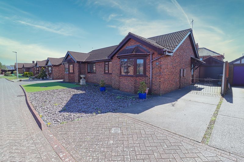 Property photo 1 of 7 Frontal