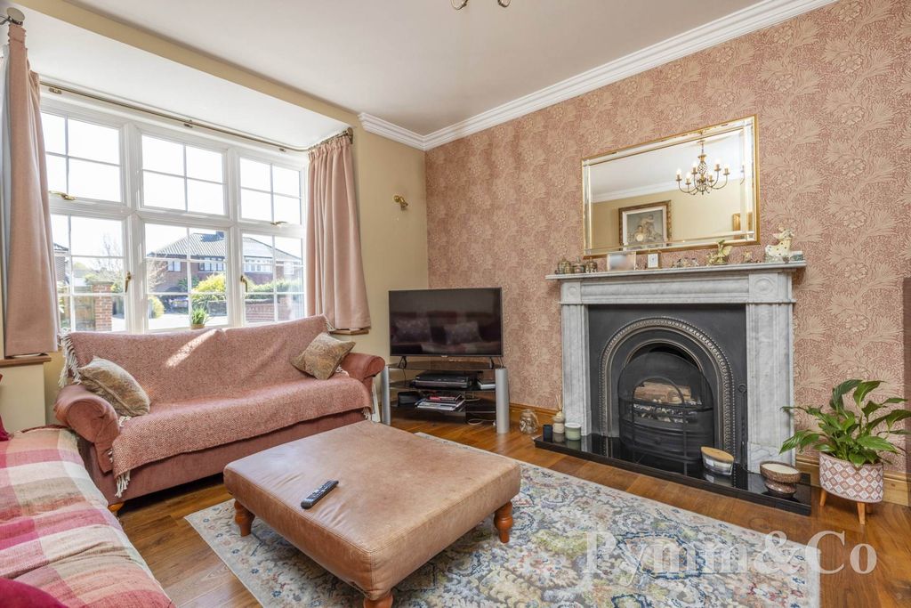Property photo 2 of 24
