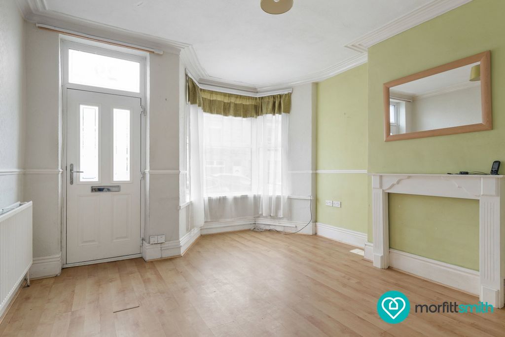 Property photo 2 of 12