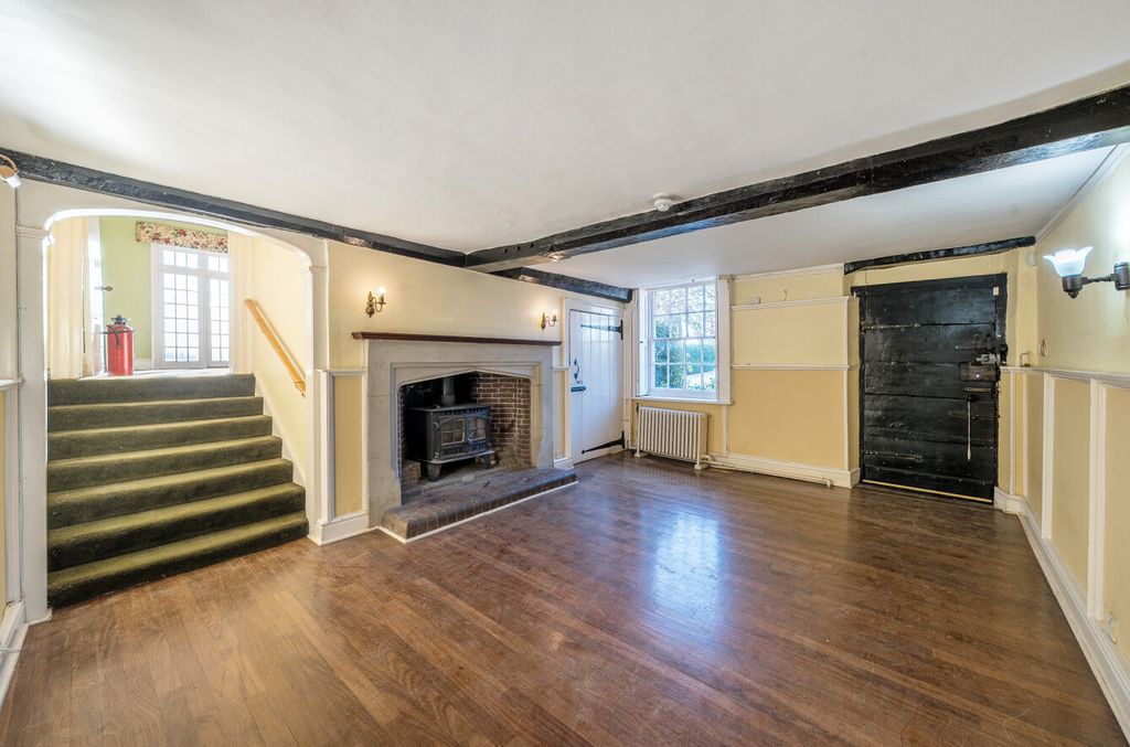 Property photo 3 of 37 1395547-111-695B9...