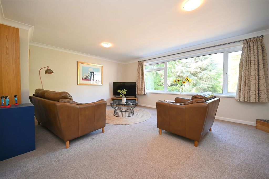 Property photo 3 of 13 Living Room.Jpg