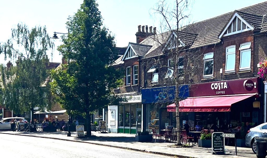 Property photo 3 of 4 03_Rh_Local Area 002.Jpg