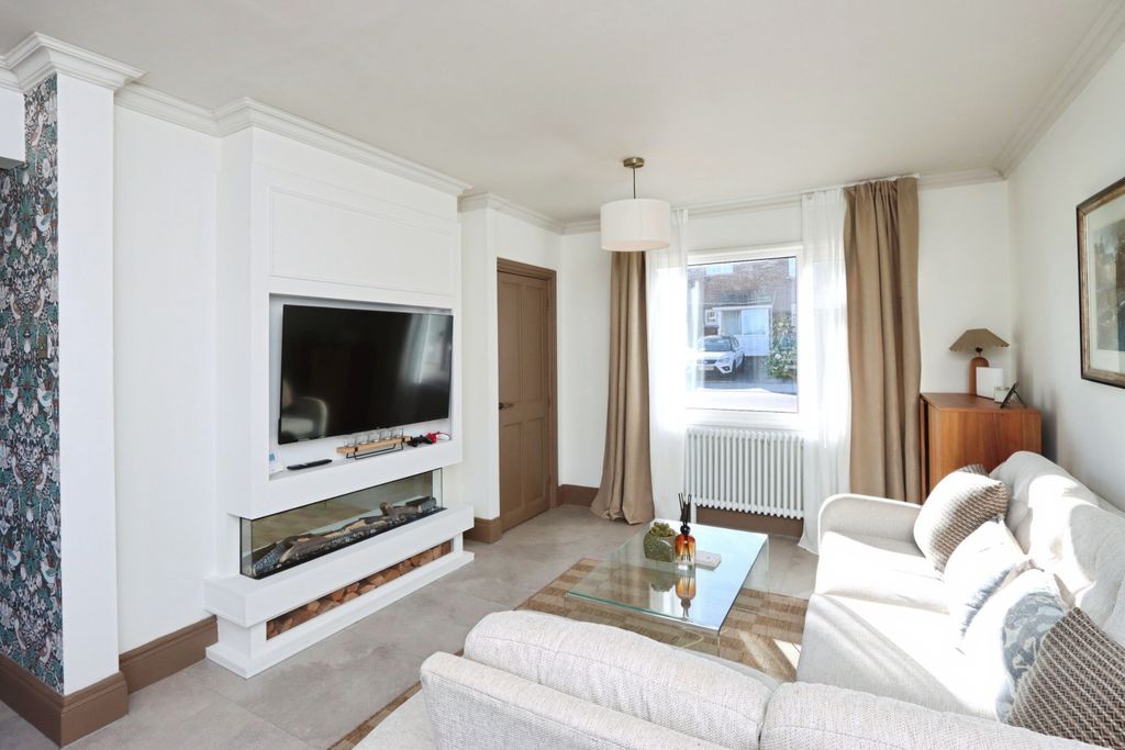 Property photo 3 of 15