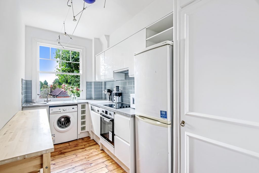 Property photo 3 of 17 354940 (2)