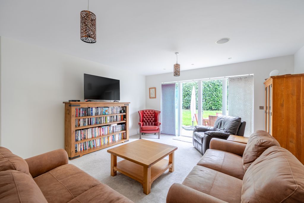 Property photo 3 of 23