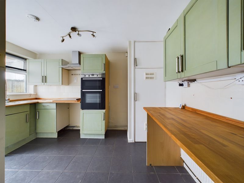Property photo 2 of 13 Kitchen