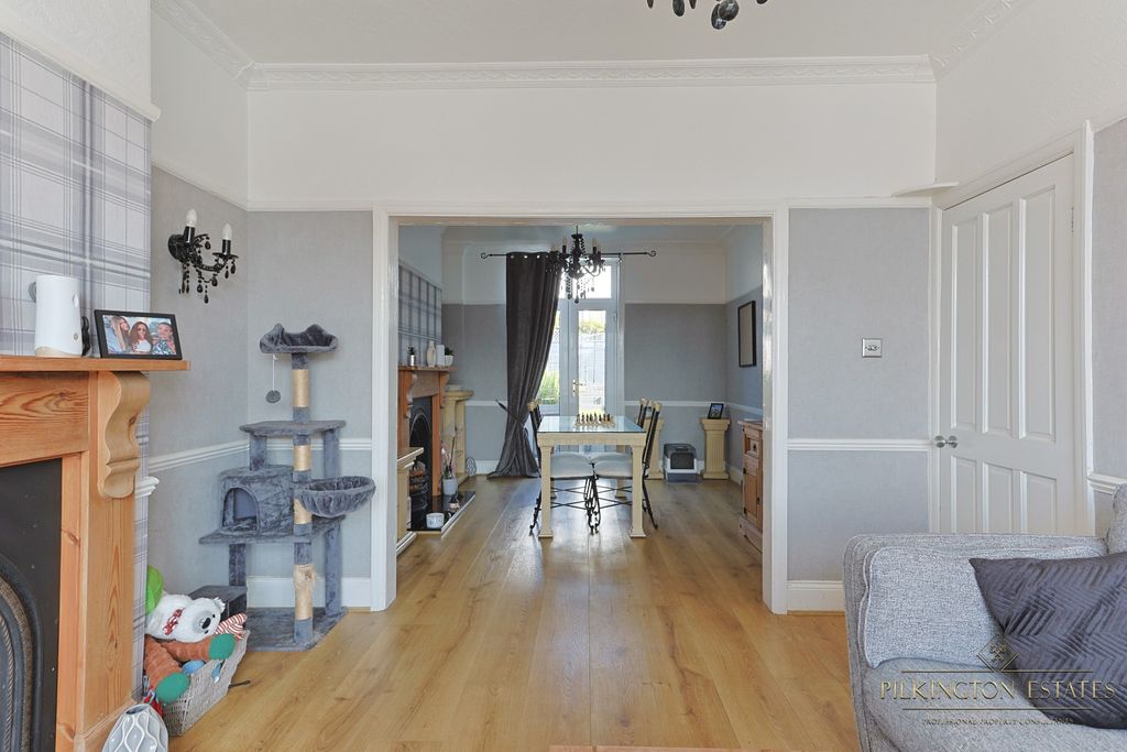 Property photo 3 of 15 4349324