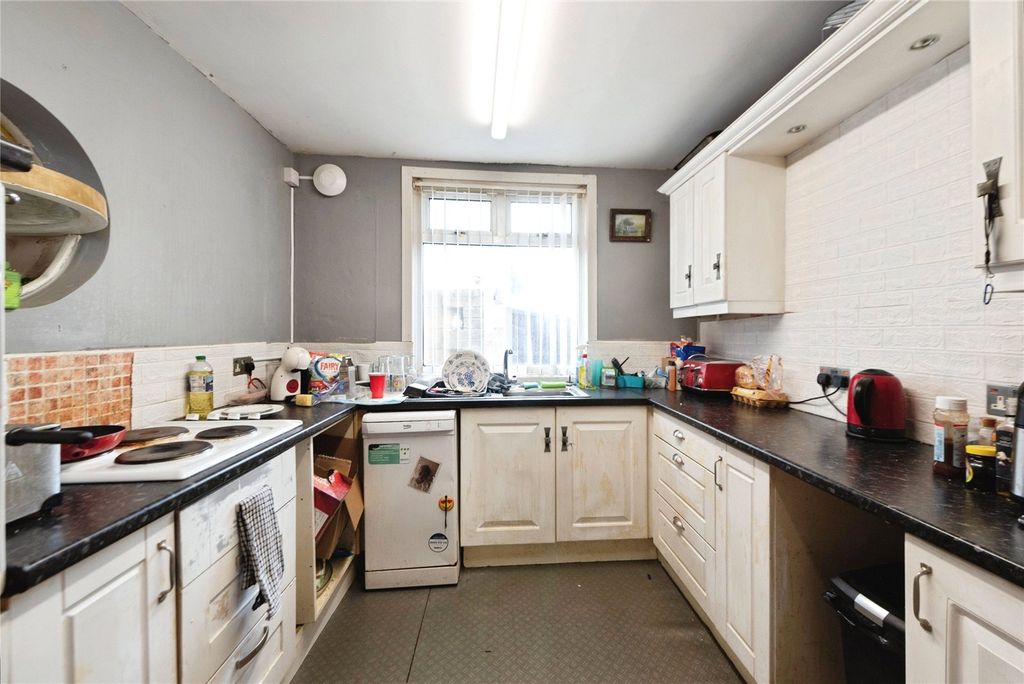 Property photo 3 of 28 Picture No. 46