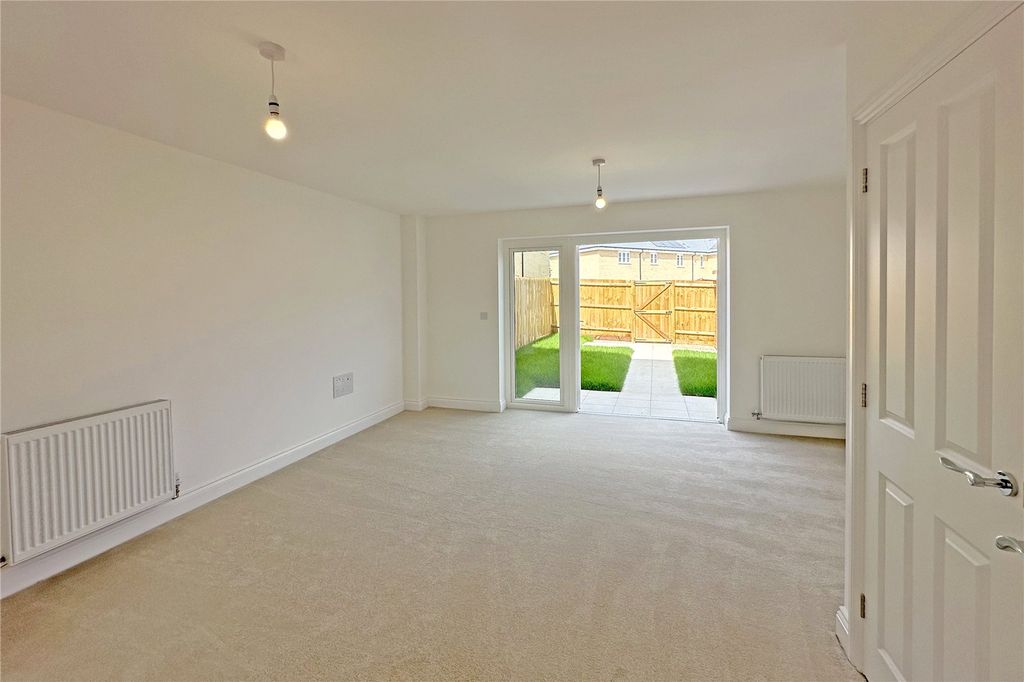 Property photo 3 of 8 Picture No. 06
