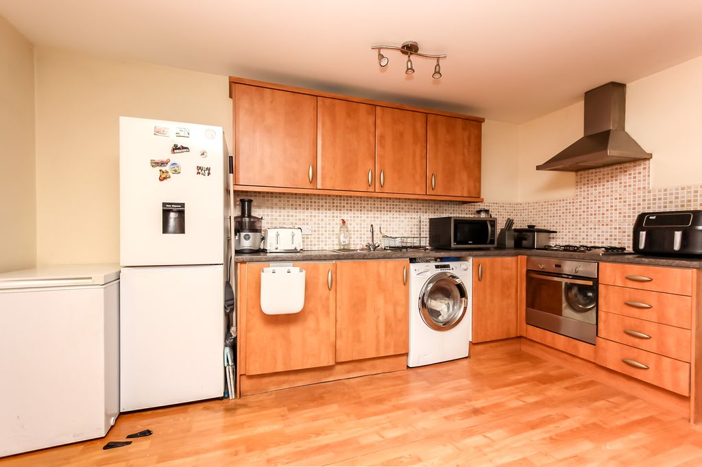Property photo 3 of 10 Kitchen Area