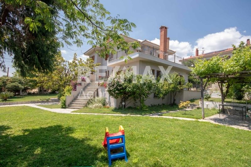 Property photo 1 of 48