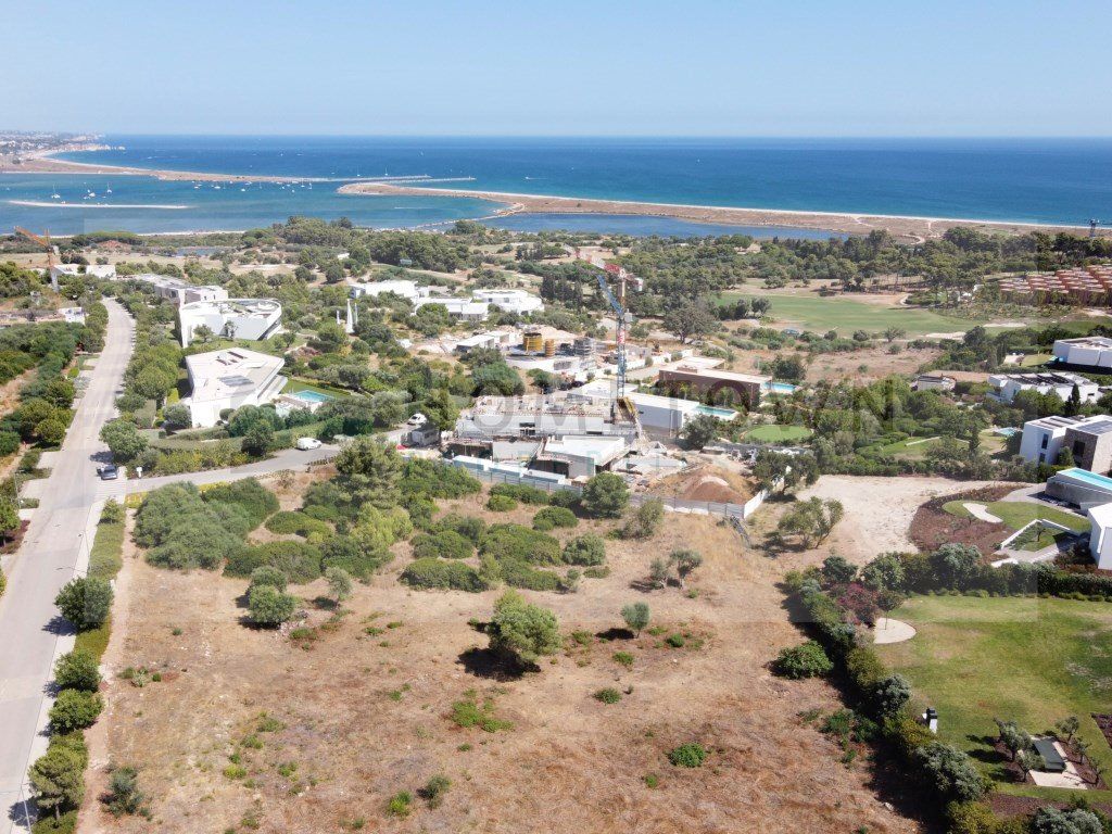 Property photo 1 of 19 Exceptional Plot With Panoramic Views Over The Ocean And The Ria De Alvor - Lagos