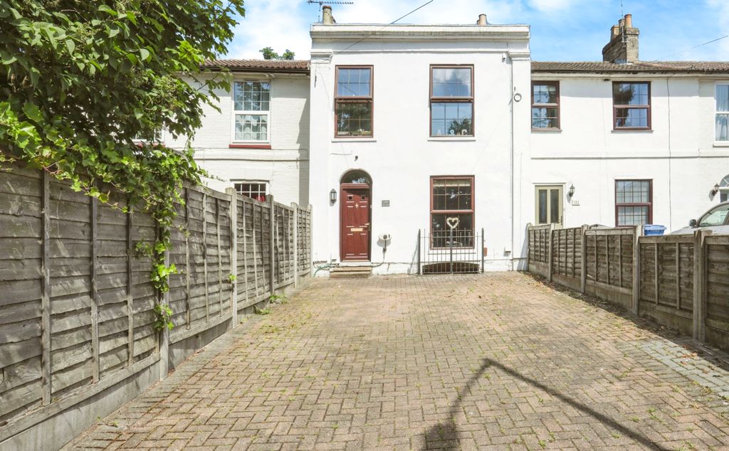 Property photo 2 of 15